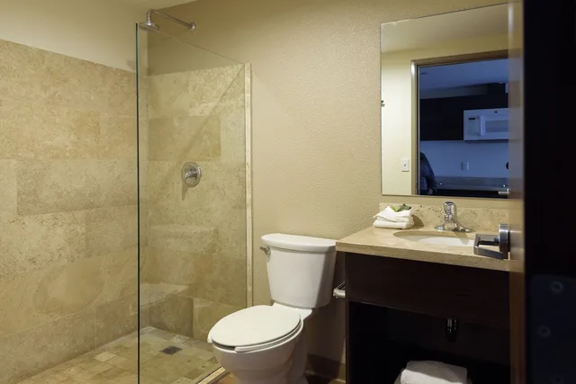 جناح بسريرين كوين، Extended Suites Queretaro Juriquilla 4/8