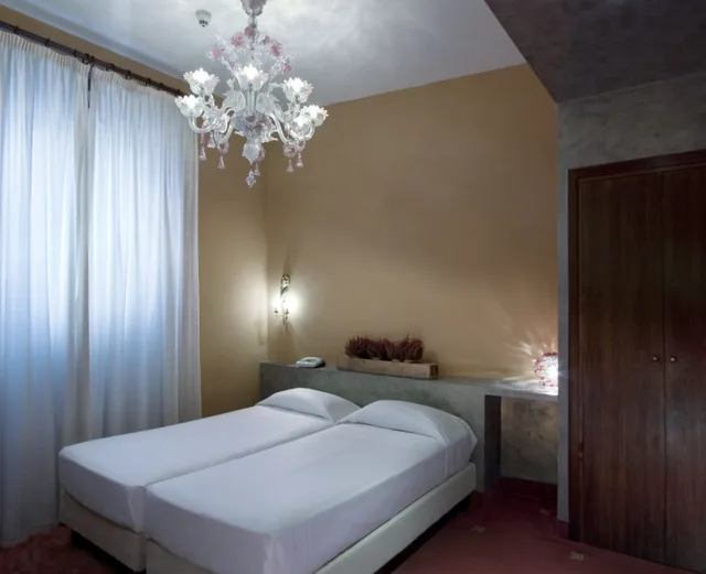 غرفة قياسية ثلاثية، Hotel Columbia 2/4