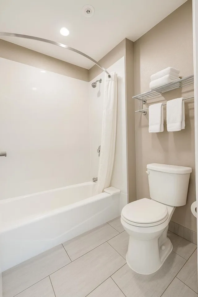 غرفة بسرير كوين، Motel6 Westminster, CA - North 4/6