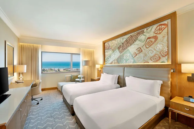 غرفة تنفيذية بسريرين منفصلين مع دخول الصالة، Hilton Durban 1/4