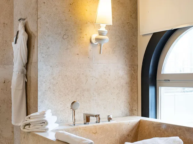 Opera, Suite, King Bed, River View، Sofitel Montevideo Casino Carrasco and Spa 4/4