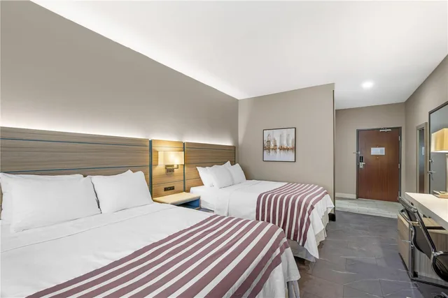 Room, 2 Queen Beds, Pet Friendly, Bathtub, Accessible, Best Western Independence Kansas City 1/4