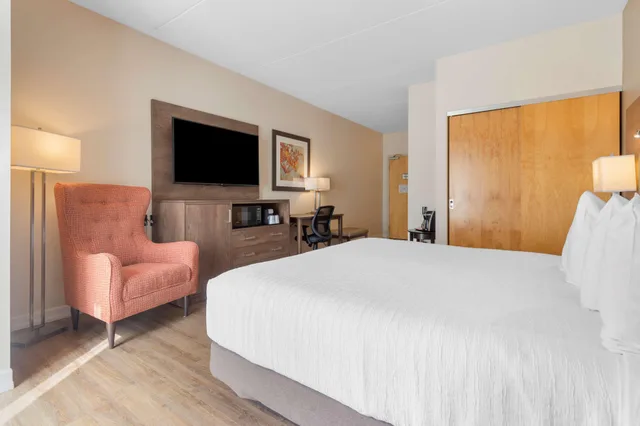 غرفة بسرير مزدوج لذوي الإعاقة، Perth Parkside Inn & Spa, BW Premier Collection 2/6