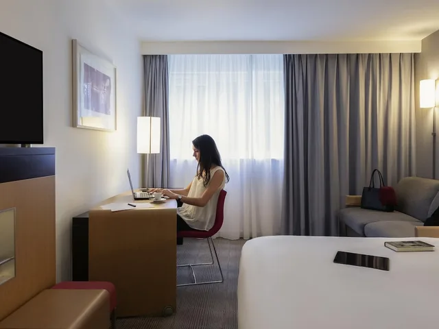 غرفة سوبيريور بسرير مزدوج مع أريكة، Novotel Roissy Saint-Witz 7/9