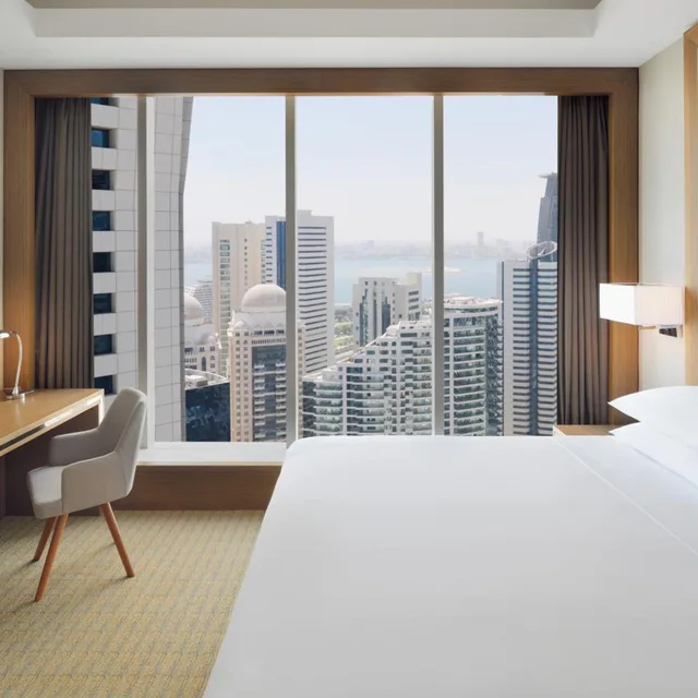 2 Bedrooms, Apartment, King and Twin Beds, City View, Delta Hotels Marriott City Center Doha 3/5