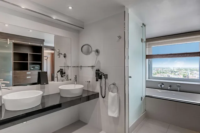Presidential, Vip, Suite, King Bed, Radisson Blu Latvija Conference and Spa Hotel, Riga 9/10