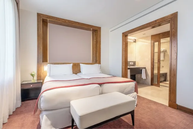 Deluxe, Suite, Triple, 1 King and 1 Single Beds, Eurostars Suites Mirasierra 1/7