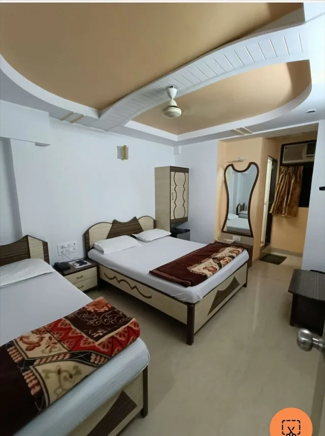 غرفة ثلاثية بسرير مزدوج وسرير فردي، Hotel Broadway Colaba Mumbai 7/10