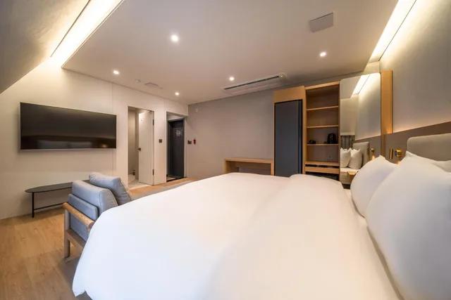 جناح جونيور، Comfort inn Yeouido 10/10