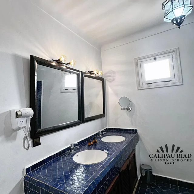 غرفة ثلاثية بإطلالة على البحر، Calipau Sahara Palais & Hotel 3/3