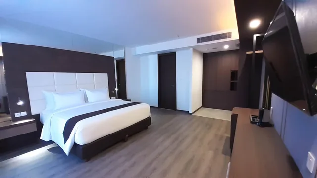 Deluxe, King Bed, Asialink Hotel By Prasanthi 9/10