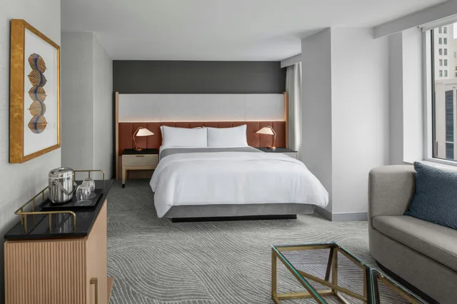 جناح، The Westin Minneapolis 1/5