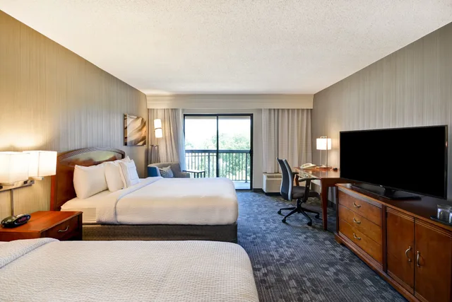 غرفة قياسية بسريرين كوين، Courtyard by Marriott Springfield 1/3