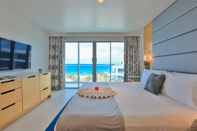 Deluxe, Suite, King Bed, Ocean Front, Sofa، The Morgan Resort & Spa 1/4