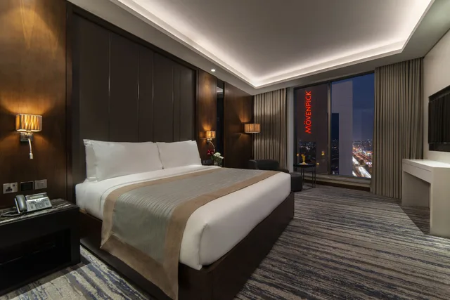 غرفة ديلوكس بسرير كينج، فندق وريزيدنس موفنبيك الرياض(Movenpick Hotel & Residences Riyadh) 1/5