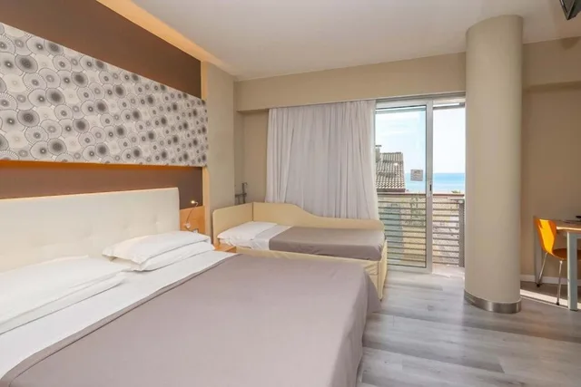 غرفة ثلاثية بإطلالة على البحر، Hotel Rosanna 3 Stelle Superior 1/5