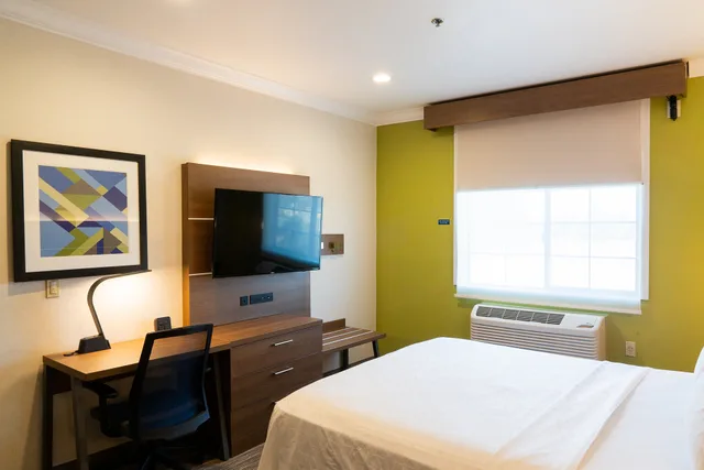 جناح بسرير كينج، Holiday Inn Express Suites Davis University Area 2/8