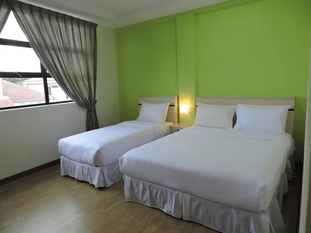 استوديو عائلي، Merlin Hotel 1/3