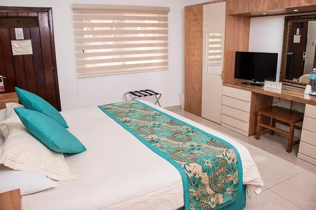جناح جونيور بسرير كوين، Hotel Quinta las Flores 4/6