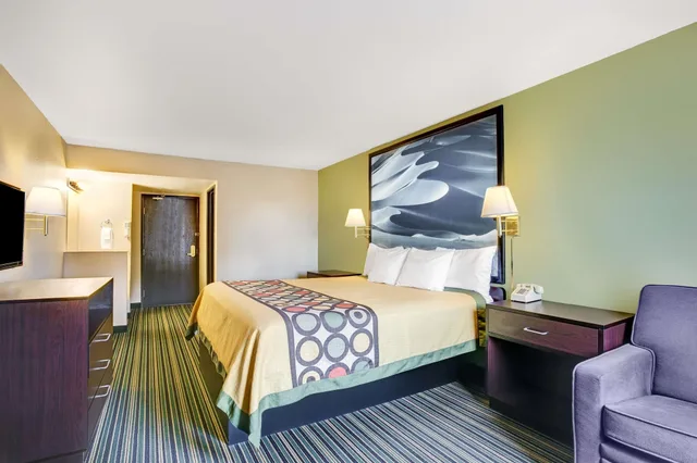 غرفة بسرير كينج لذوي الإعاقة، Super 8 by Wyndham Casa Grande 1/10