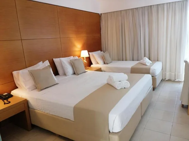 غرفة بسرير مزدوج بإطلالة على الحديقة، DORETA BEACH RESORT 1/5