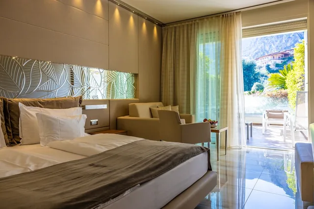 غرفة بريستيج بسرير مزدوج بإطلالة على الحديقة بشرفة، Park Hotel Imperial Centro Tao Natural Medical Spa 2/4
