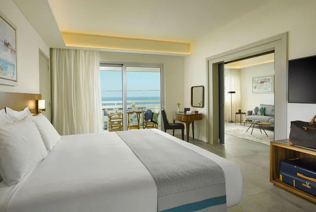 جناح تنفيذي بإطلالة على البحر، St Raphael Resort and Marina 1/2