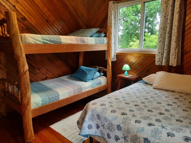 جناح كومفورت بسرير بطابقين وسريرين كوين بإطلالة على البحر بغرفتي نوم، Guava Grove Villas and Resort 4/10