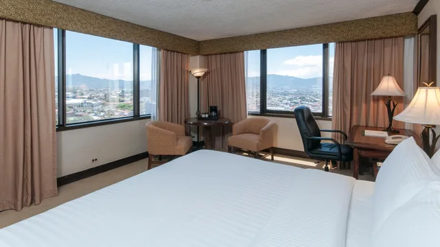 غرفة قياسية بسرير كينج، Delta Hotels by Marriott San Jose Aurola 5/6
