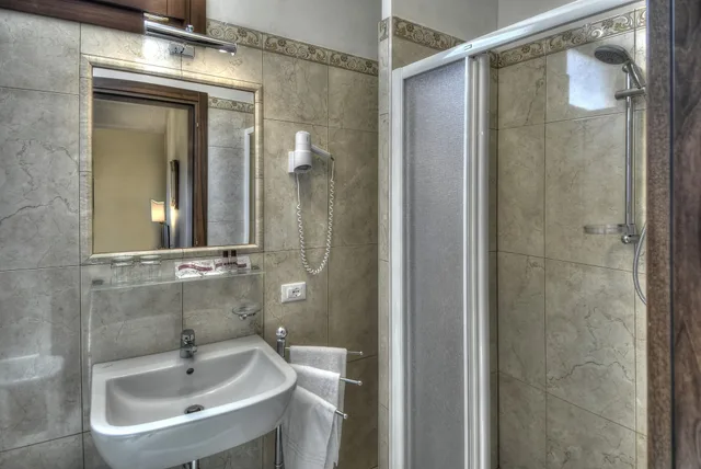 غرفة قياسية بسرير مزدوج بشرفة، Scandinavia Hotel Venice 1/1