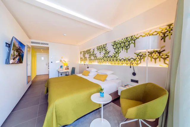 Standard, Double Bed, Balcony, Bluesun Hotel Berulia 1/2