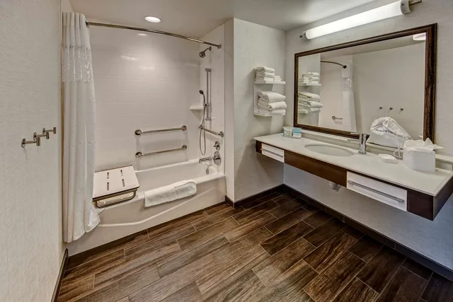 جناح استوديو بسرير كينج لذوي الإعاقة، Hampton Inn And Suites Memphis Germantown 3/4