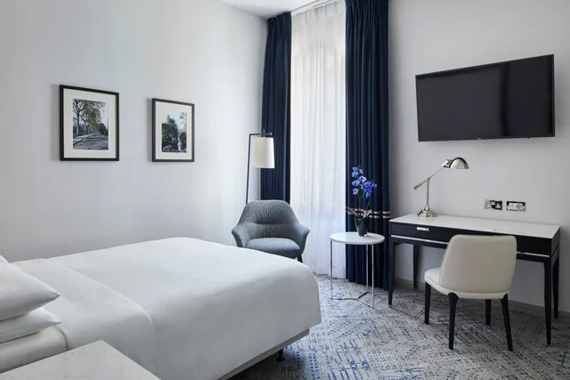 غرفة كلاسيكية بسرير كوين، Marriott London Hotel Grosvenor Square 3/9