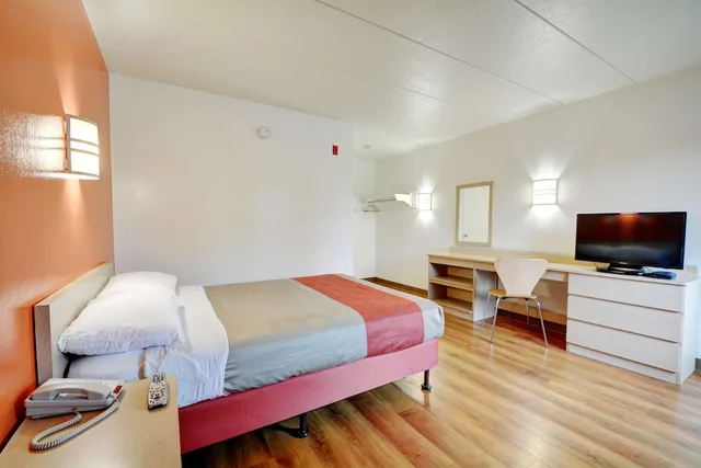 غرفة ديلوكس بسرير كوين، Motel6 Seekonk, MA - Providence East 3/5