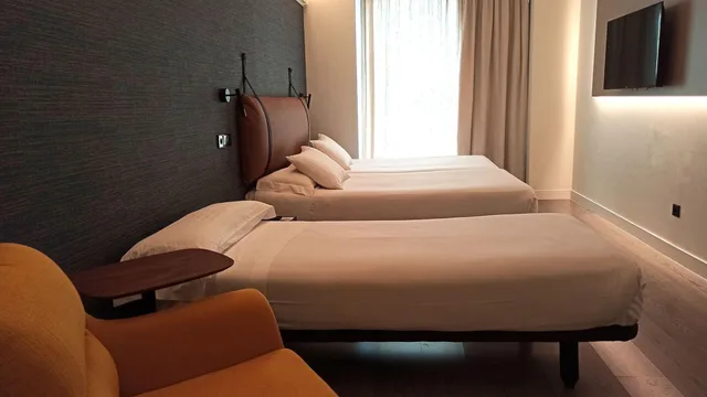 غرفة ثلاثية بسريرين، Suites Viena Plaza de Espana 3/3