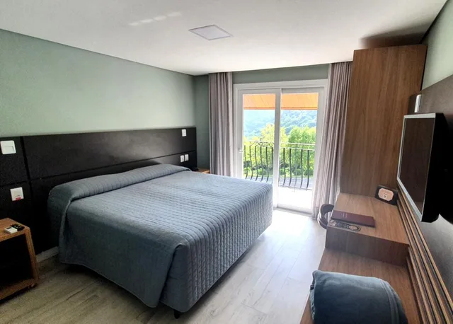 غرفة سوبيريور بسرير مزدوج بإطلالة، Sky Palace Hotel 1/4