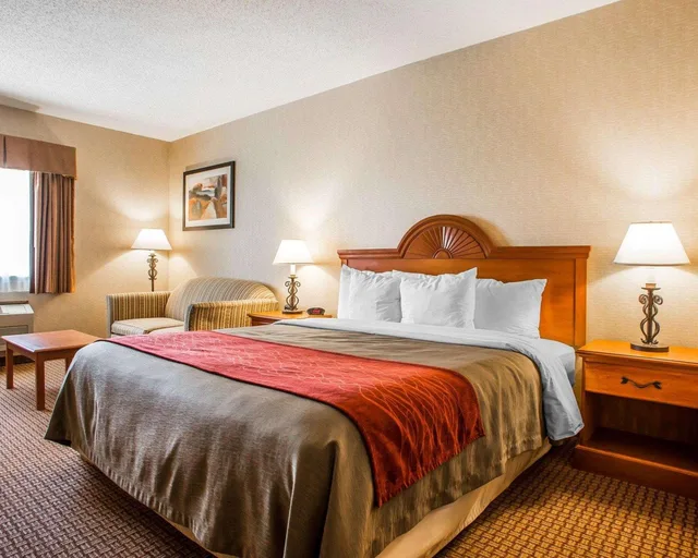 غرفة بسرير كينج للمدخنين، Quality Inn Sidney OH 1/3