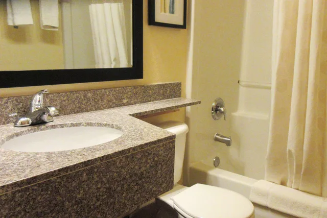 Room, Quadruple, 2 Queen Beds, Quality Inn and Suites near NAS Fallon 3/3