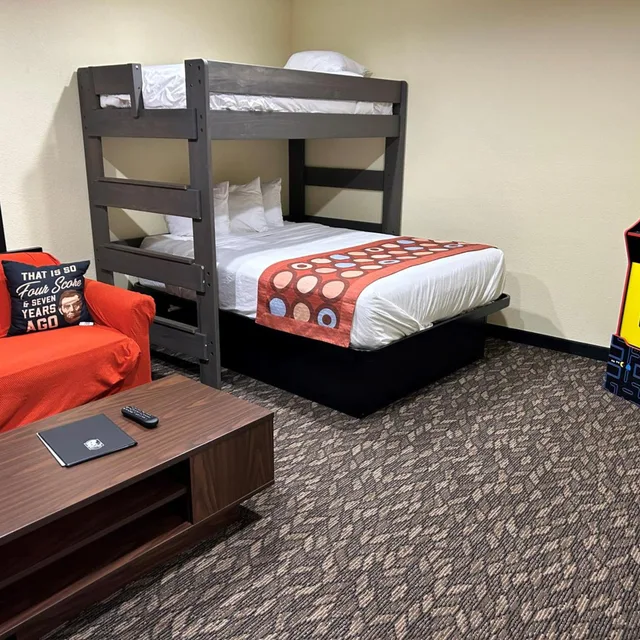 جناح عائلي بسرير كينج وسرير بطابقين، Super 8 by Wyndham Gettysburg 6/13