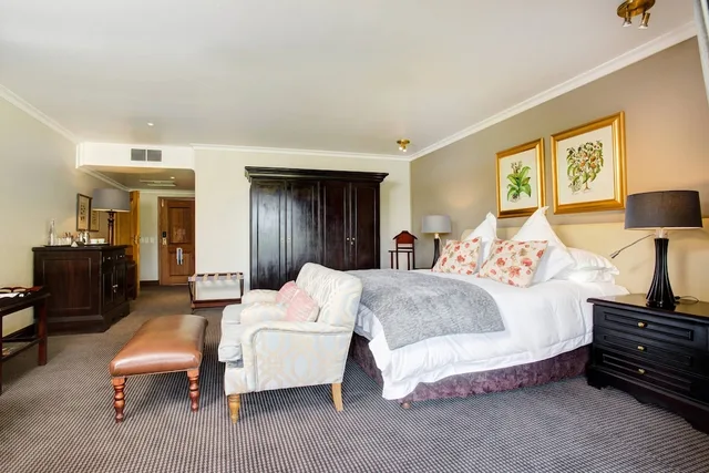 غرفة بسرير كينج بإطلالة على البحيرة مع أريكة، Irene Country Lodge, Autograph Collection 4/10