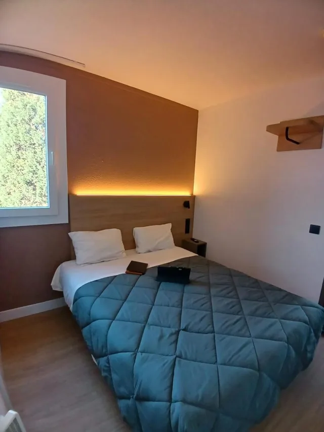 Room, Double Bed, Premiere Classe Dunkerque Est - Armbouts Cappel 4/10
