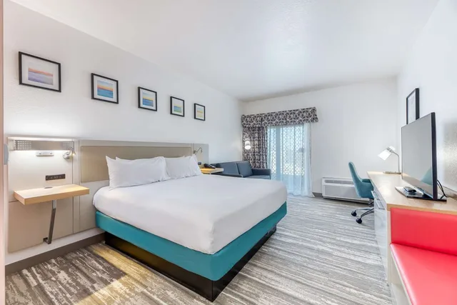 غرفة بسرير كينج بشرفة، Hilton Garden Inn Outer Banks/Kitty Hawk 1/2