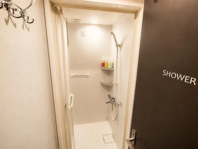 Semi Private, Single Bed، Namba Guesthouse HIVE - Hostel 9/10