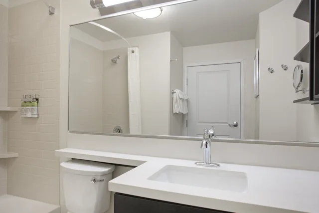جناح استوديو بسرير كوين لذوي الإعاقة، CANDLEWOOD SUITES PUEBLO 2/3