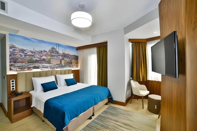 غرفة بسرير كوين بشرفة، The Tango Hotel Taksim 1/2