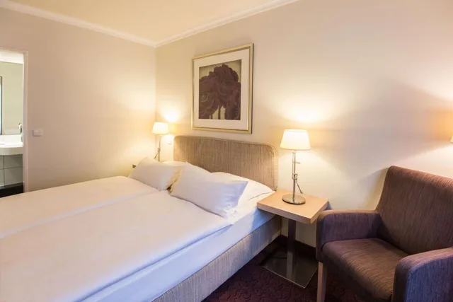 غرفة قياسية بسرير كوين، Best Western Hotel Hamburg International 2/9
