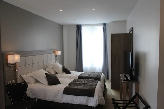غرفة قياسية بسريرين منفصلين، Hotel Restaurant L'Esturgeon 1/3
