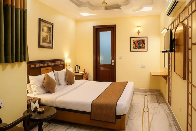 غرفة ديلوكس بسرير مزدوج، HOTEL TJS ROYALE 6/10