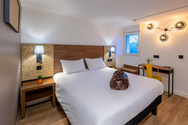 Pop, Double Bed، greet Hotel Chatellerault 6/9