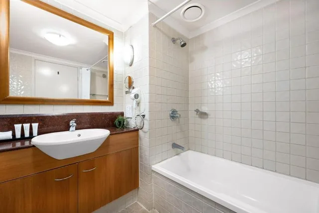 1 Bedroom, Executive, King Bed, CENTRAL COSMO APARTMENTS 9/10